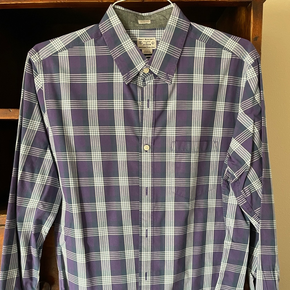 Men’s J Crew button down. Blue-purple-ish color. Great condition.